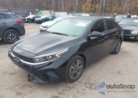2023 Kia Forte Lxs z USA, uszkodzony, nr VIN 3KPF24AD7PE541609